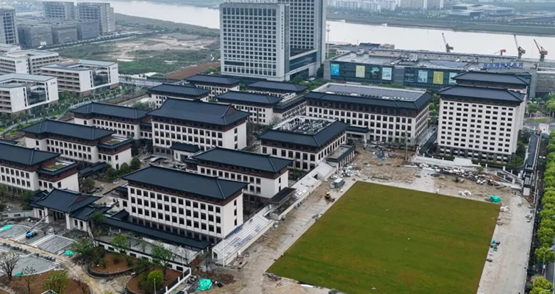 ���24�����ģ������ѧ𮽭У������9��Ͷ��