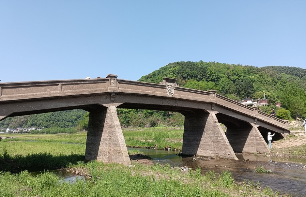 ��ɽ����������