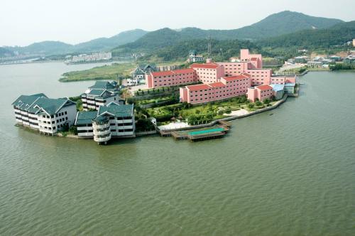 华茂东钱湖酒店