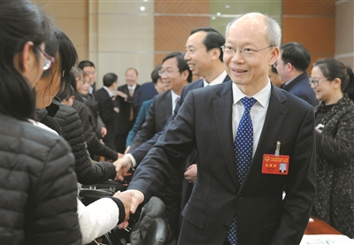 记者史久阳摄鄞州新闻网讯(记者费琛琛)昨天下午,区领导胡军,陈国军